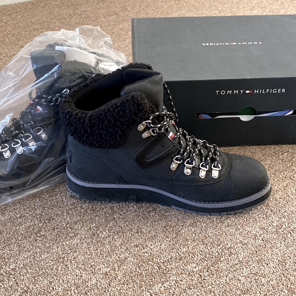 Tommy Hilfiger boots - Picture 2 of 2